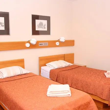 Tunturihotelli Vuontispirtti Hotel *